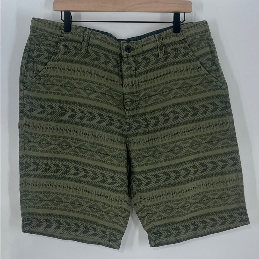 True Grit Green Shorts Size 38 Gently Used